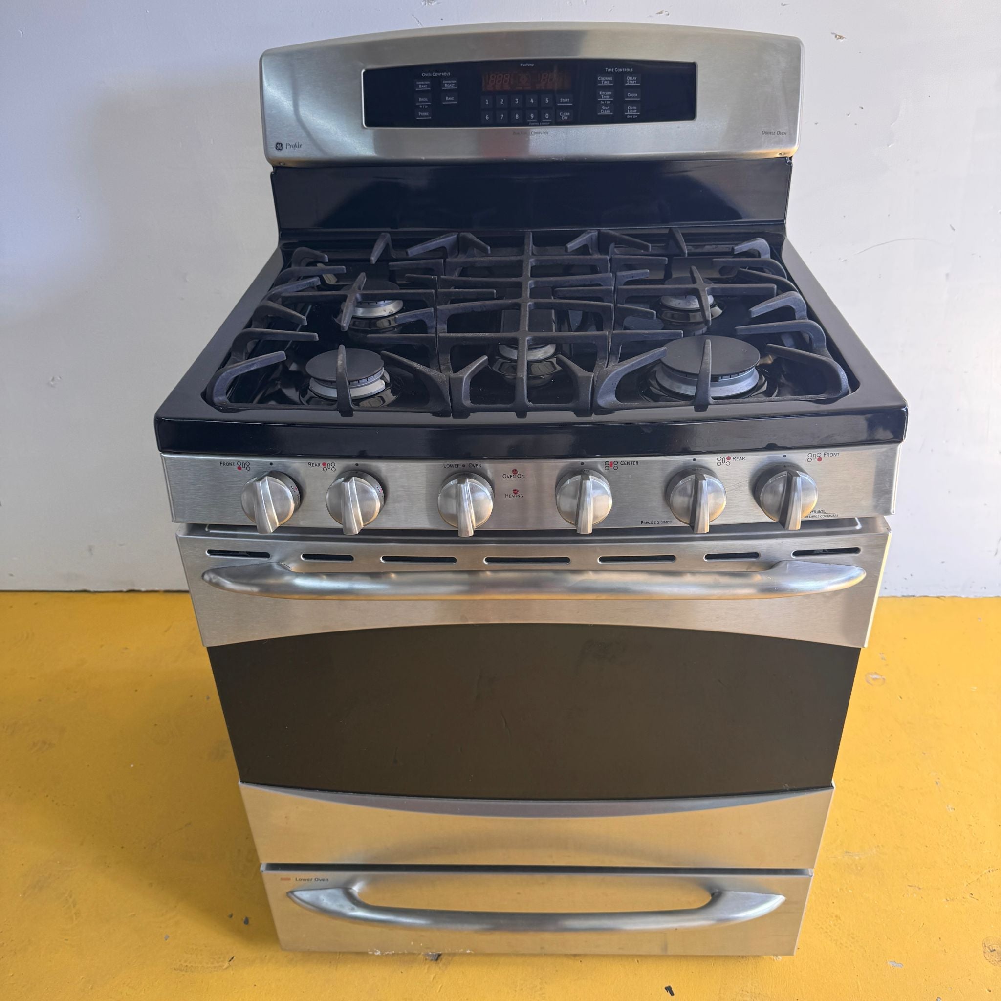 GE Profile Dual-Fuel Propane Gas Range Electric Oven GE Profile Dual-Fuel Propane Gas Range Electric Oven
